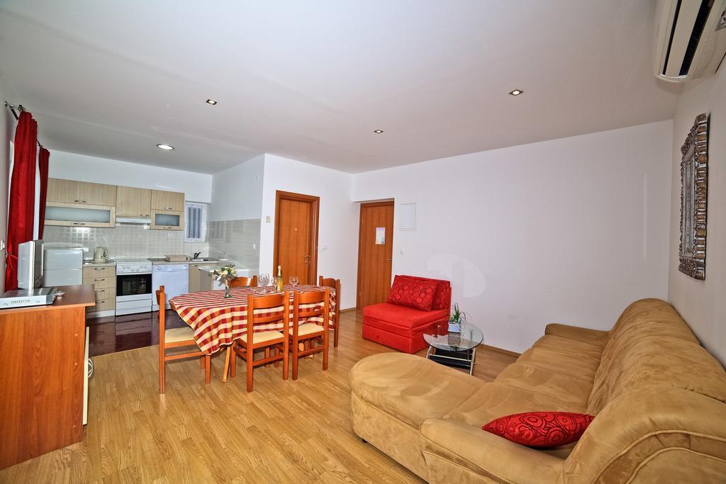 פודסטראנה Apartments Bozikovic מראה חיצוני תמונה