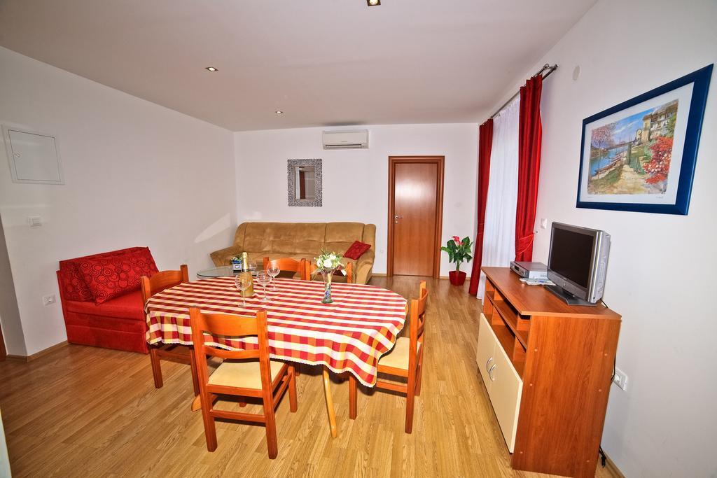 פודסטראנה Apartments Bozikovic מראה חיצוני תמונה
