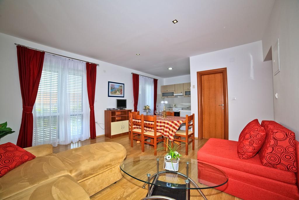 פודסטראנה Apartments Bozikovic מראה חיצוני תמונה